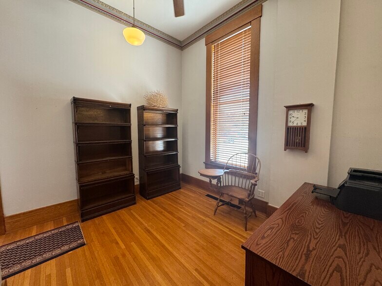 More Photos Of 121 S Center St, Clinton Office For Sale