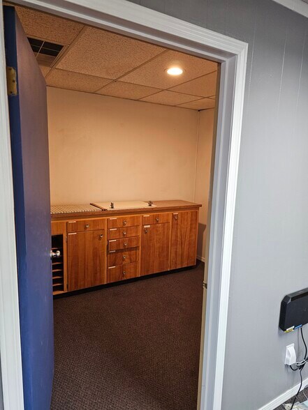 More Photos Of 1020 A St SE, Auburn Storefront Retail Office For Lease