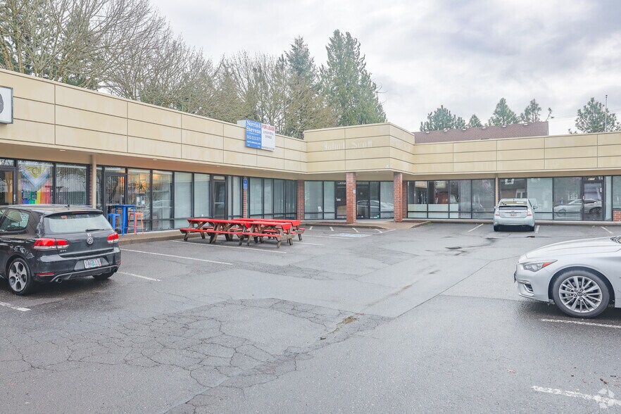 More Photos Of 4103-4111 SE Woodstock Blvd, Portland General Retail For Lease