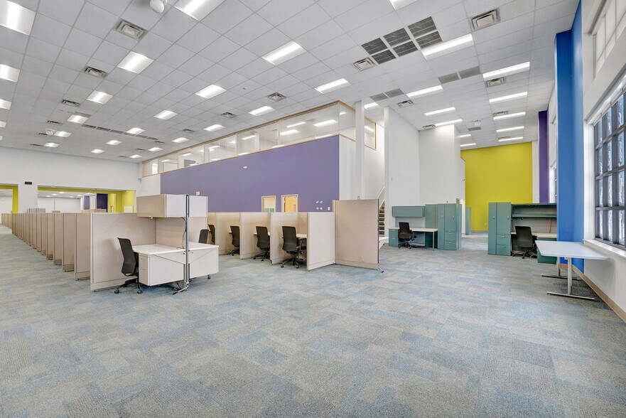 More Photos Of 26 Steele Ave, Arcade Office For Lease