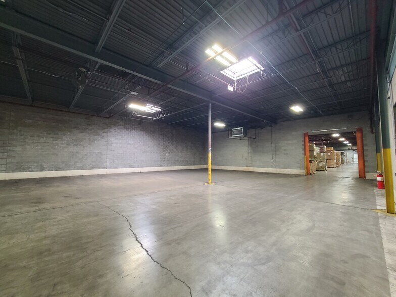 More Photos Of 3320 W Ferguson Rd, Fort Wayne Manufacturing For Lease