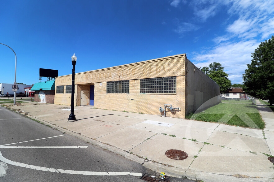 Primary Photo Of 3648 W Jefferson Ave, Ecorse Lodge Meeting Hall For Sale