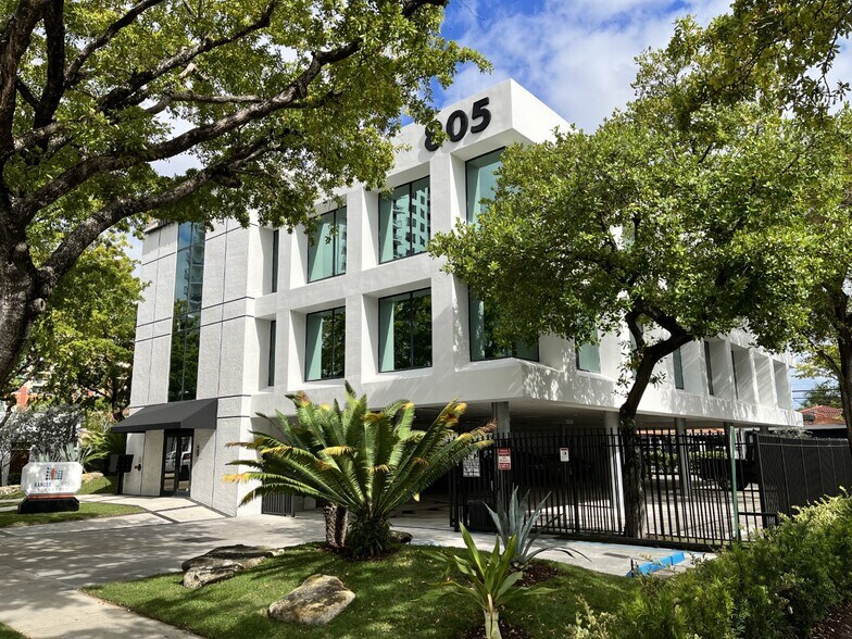 Primary Photo Of 805 E Broward Blvd, Fort Lauderdale Office For Lease