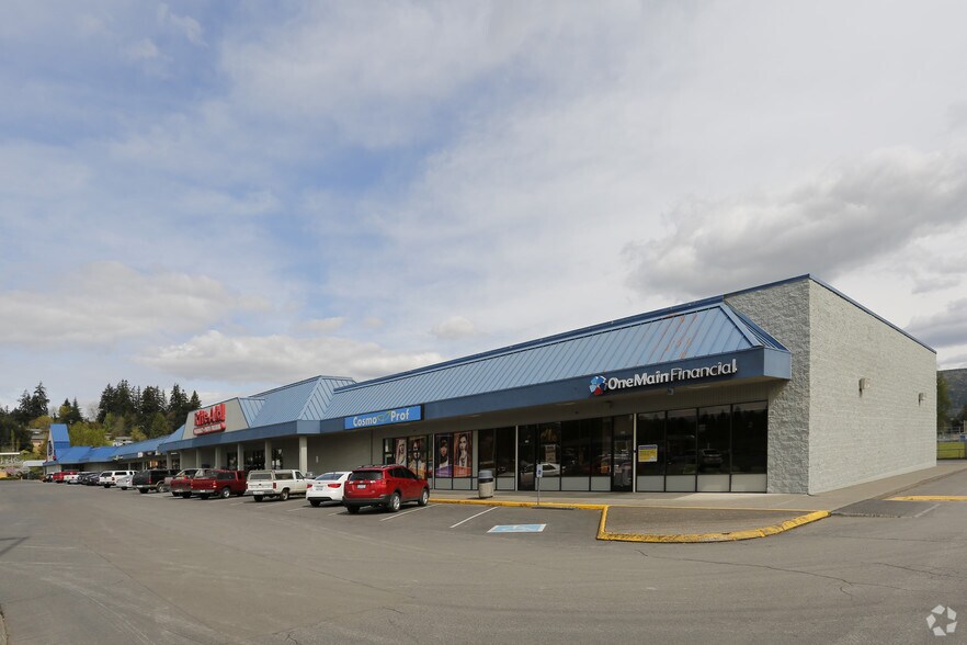 More Photos Of 110-300 Kelso Dr, Kelso Unknown For Lease