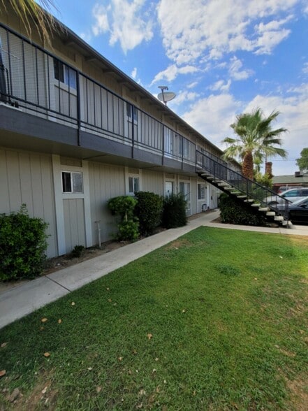 More Photos Of 330 Roberts Ln, Bakersfield Apartments For Sale