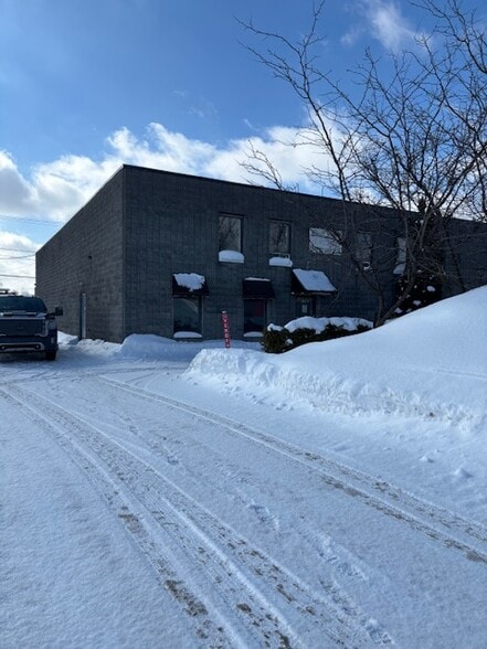 Primary Photo Of 1420 Rue de Coulomb, Boucherville Warehouse For Lease