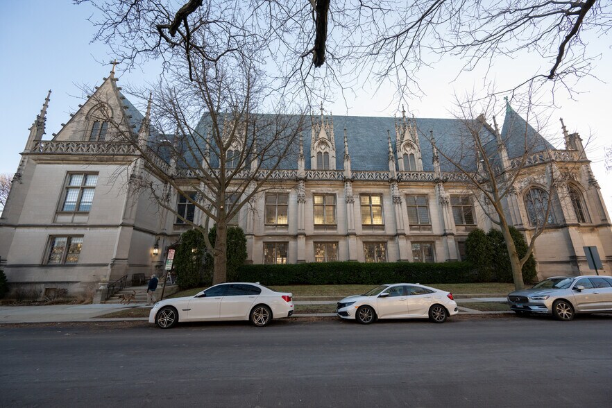 More Photos Of 200 S Oak Park Ave, Oak Park Schools For Sale