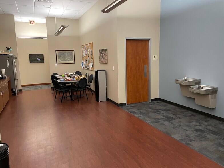 More Photos Of 4407 Monterey Oaks Blvd, Austin Unknown For Lease