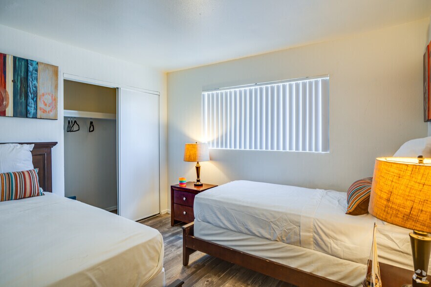More Photos Of 2641 W Butler Dr, Phoenix Apartments For Sale