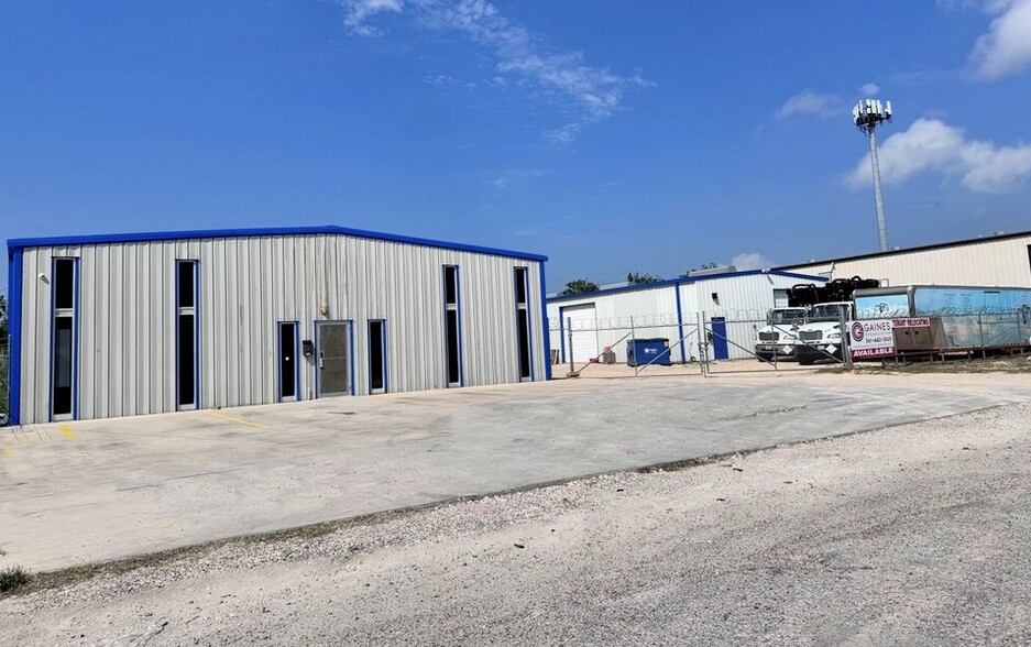 Primary Photo Of 4222 Russell Dr, Corpus Christi Industrial For Sale