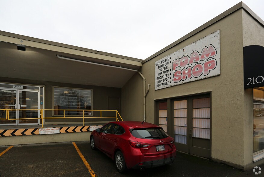 More Photos Of 2103-2111 Douglas St, Victoria Freestanding For Lease