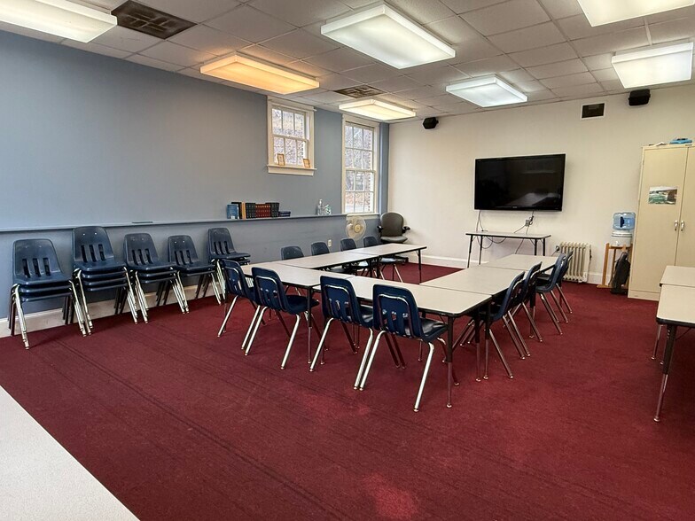 More Photos Of 1400 Russell Rd, Alexandria Religious Facility For Sale