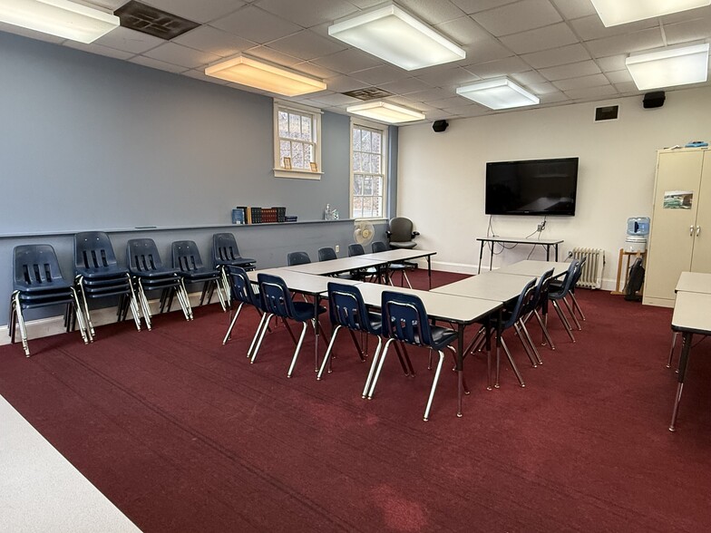 More Photos Of 1400 Russell Rd, Alexandria Religious Facility For Sale