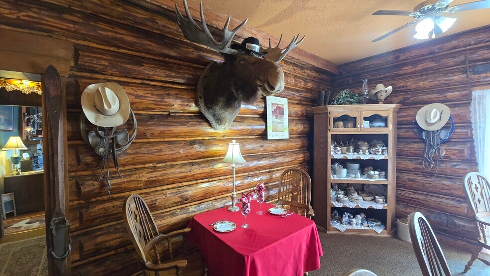 More Photos Of 1080 Stack Valley Rd, Cariboo Hotel For Sale