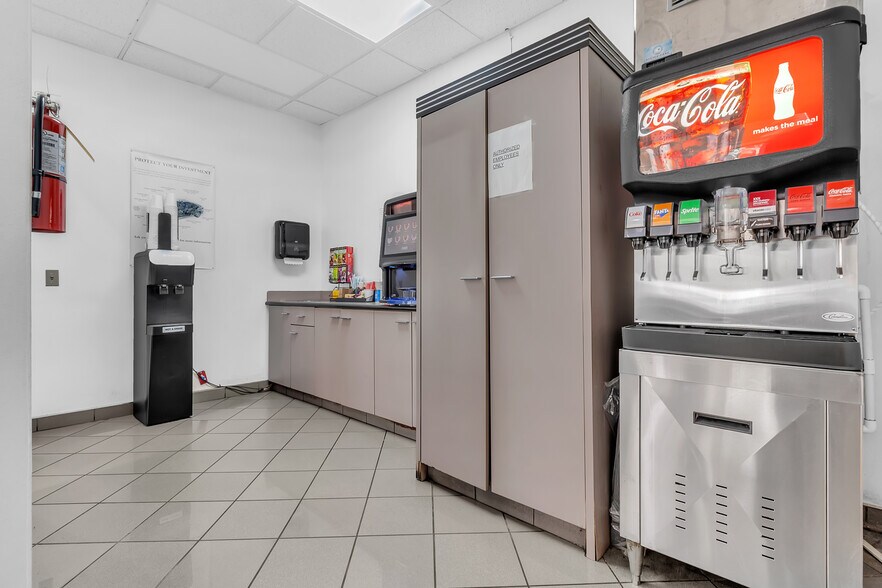 More Photos Of 10325 Central Ave, Montclair Auto Dealership For Lease