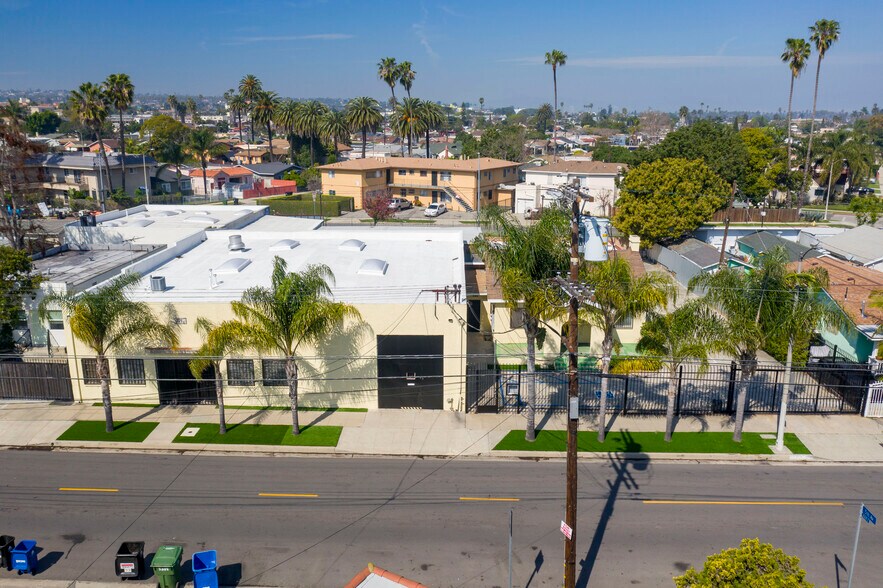 More Photos Of 2703 Southwest Dr, Los Angeles Warehouse For Lease