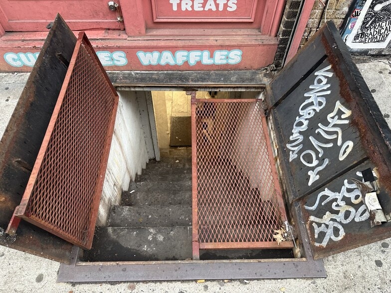 More Photos Of 181 Orchard St, New York Storefront Retail Office For Lease