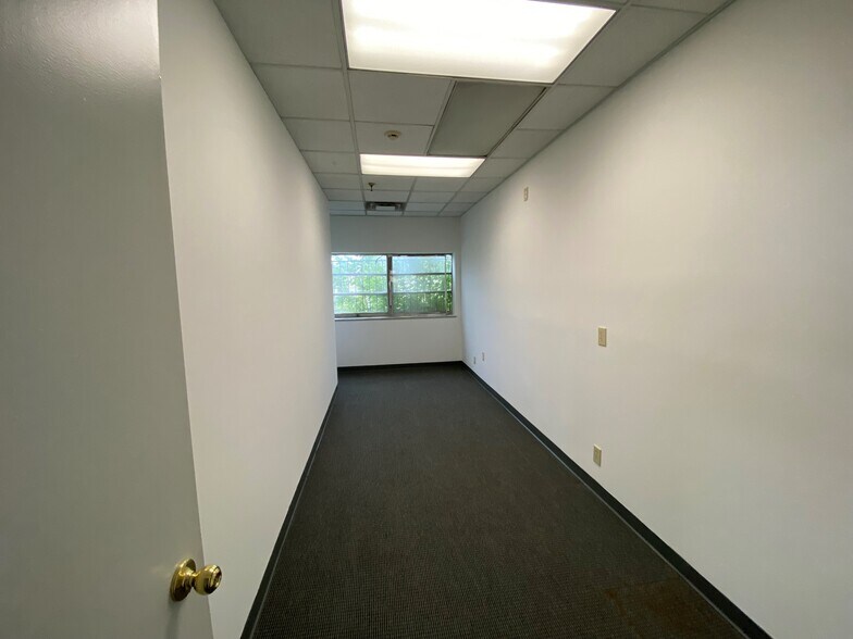 More Photos Of 3232 Allegheny Ave, Columbus Warehouse For Sale