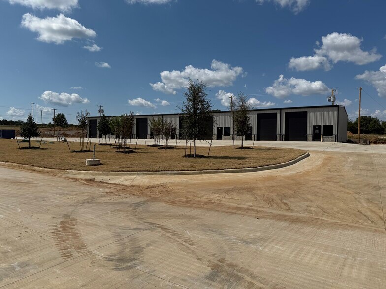 More Photos Of 6815 Rendon Bloodworth Rd, Fort Worth Unknown For Lease