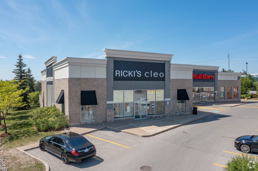 More Photos Of 35 Mapleview Dr W, Barrie Unknown For Lease