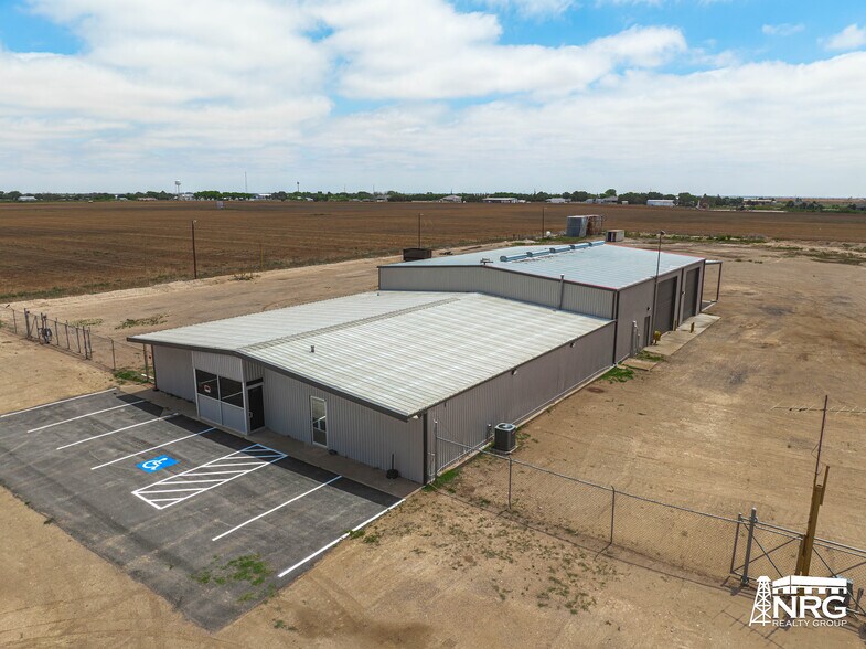 More Photos Of 3334 S Service Rd, Stanton Warehouse For Lease