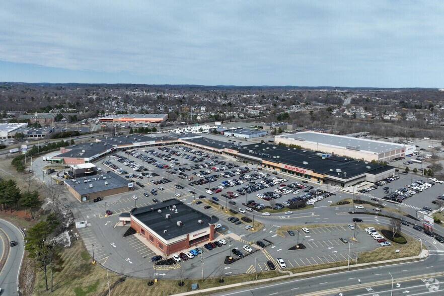 More Photos Of 139 Endicott St, Danvers Unknown For Lease