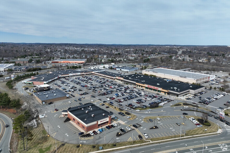 More Photos Of 139 Endicott St, Danvers Unknown For Lease