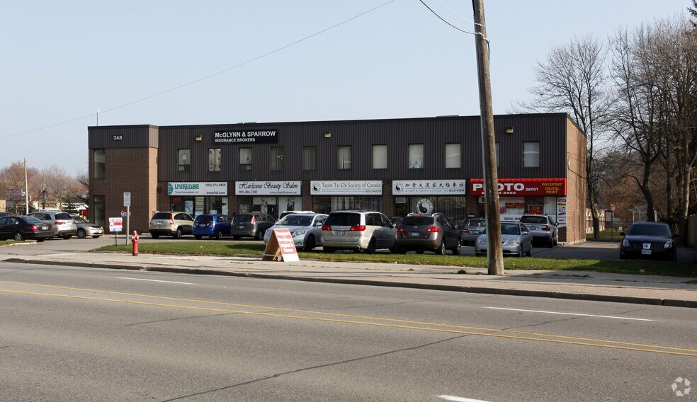 Primary Photo Of 348 Lakeshore Rd E, Mississauga General Retail For Lease