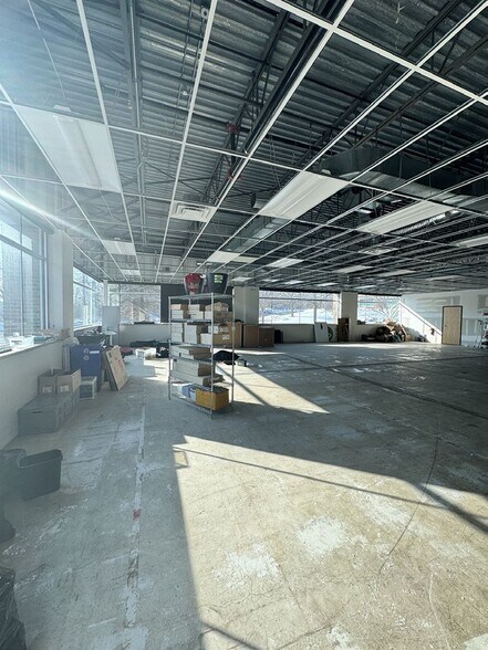 More Photos Of 37777 Interchange Drive, Farmington Hills Light Manufacturing For Lease