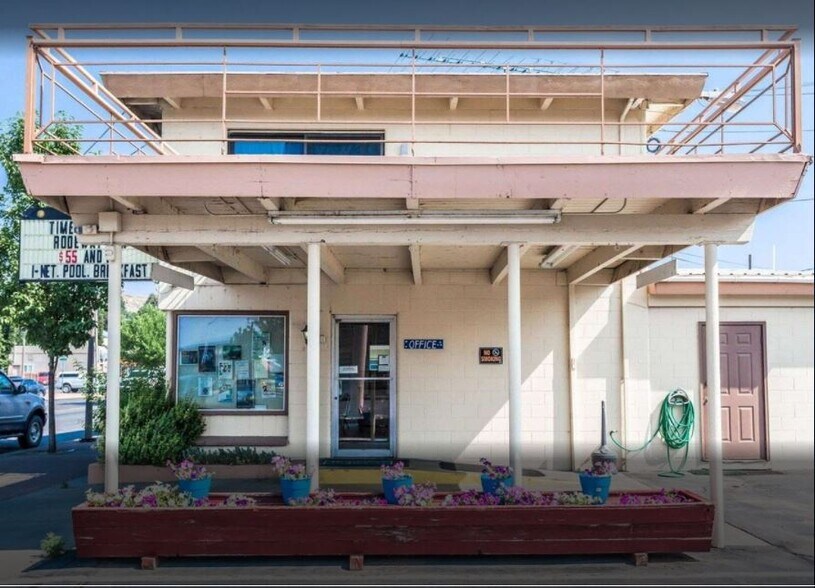 More Photos Of 122 N Main St, Omak Hotel For Sale