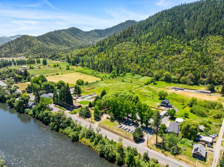 More Photos Of 5333 Rogue River Hwy, Gold Hill Multifamily For Sale