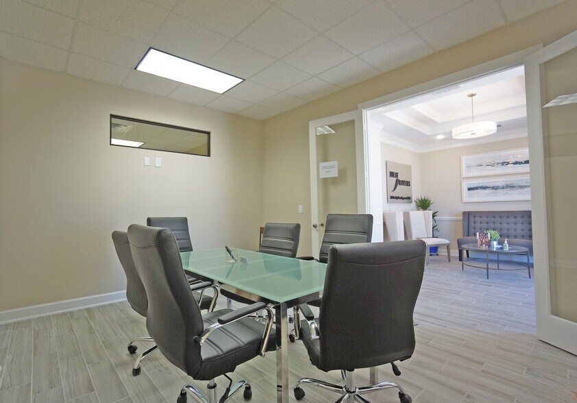 More Photos Of 202 Industrial Blvd, Sugar Land Loft Creative Space For Lease