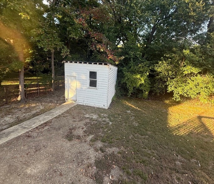 More Photos Of 202 W Chatham St, Apex Office For Sale