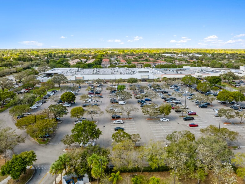 More Photos Of 750-950 N University Dr, Coral Springs Storefront For Sale
