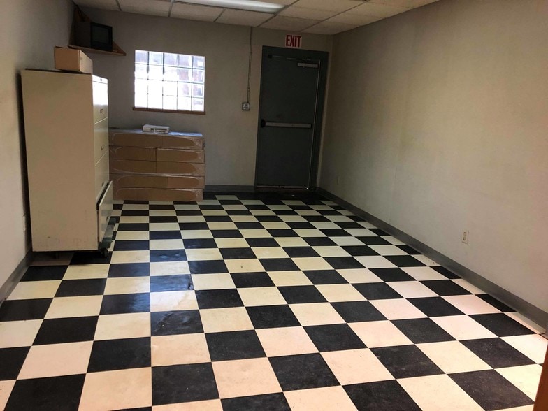 More Photos Of 1038 William Flynn Hwy, Glenshaw Office For Lease