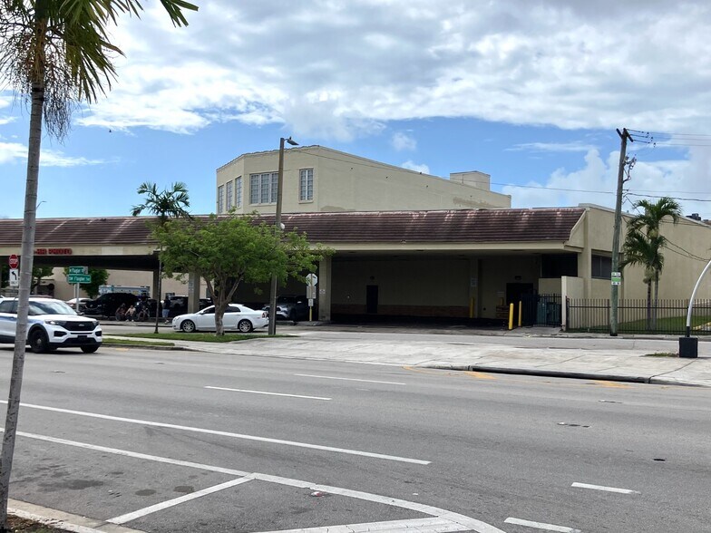 More Photos Of 1201 SW 1st St, Miami Drugstore For Lease