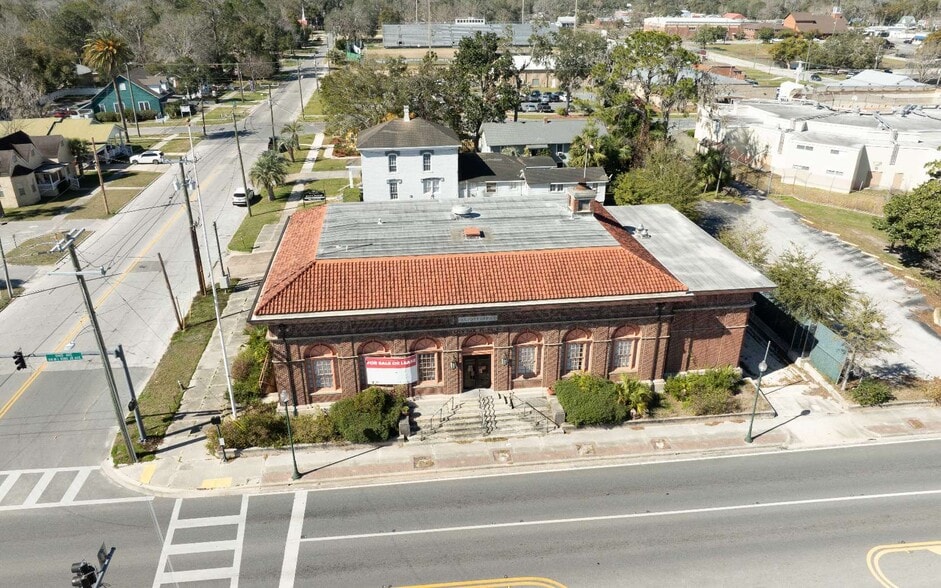 More Photos Of 400 S Ohio Ave, Live Oak Post Office For Sale