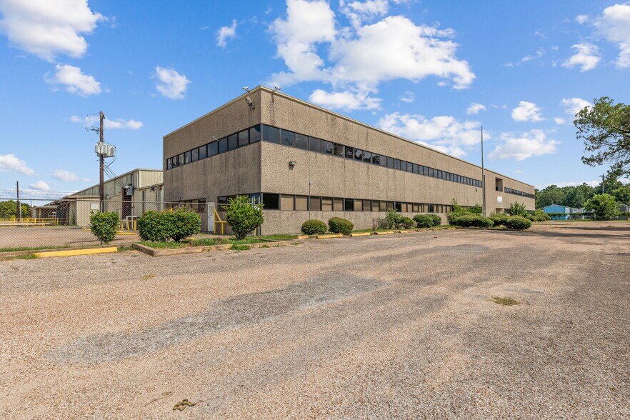 More Photos Of 12800 Aldine Westfield Rd, Houston Manufacturing For Lease