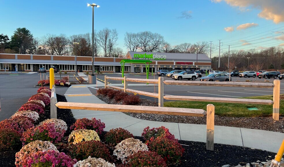 More Photos Of 380 Maple Ave, Shrewsbury Unknown For Lease