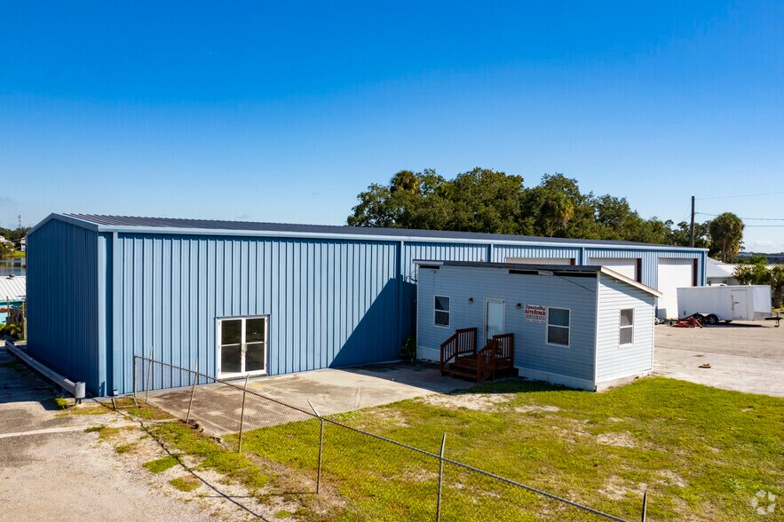 More Photos Of 9810 Vaughn St, Gibsonton Marina For Sale