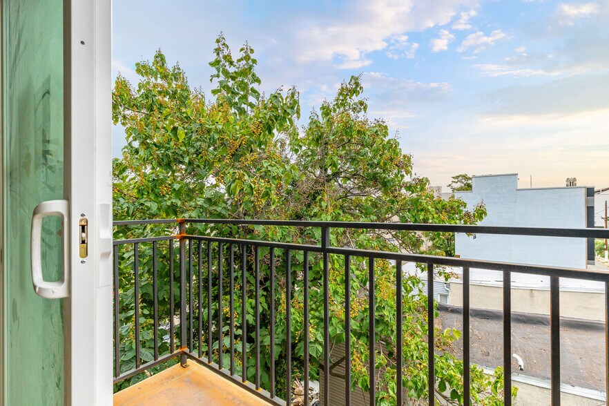 More Photos Of 809 Diamond St, Philadelphia Apartments For Sale