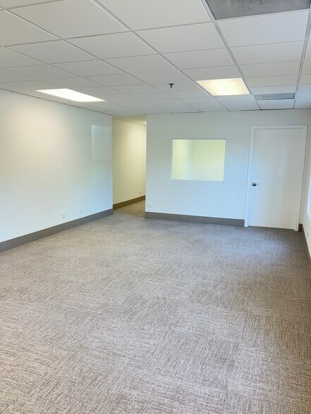 More Photos Of 6912 Main St, Downers Grove Unknown For Lease