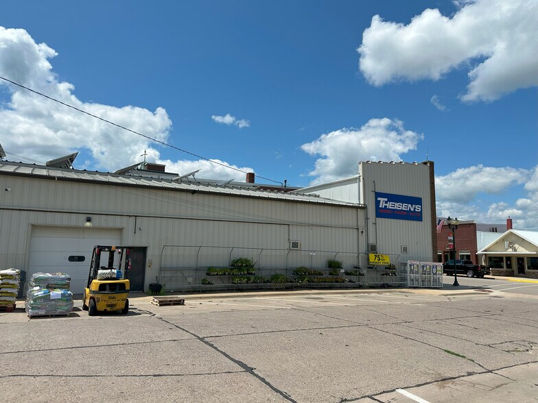 More Photos Of 232 E 1st St, Monticello Storefront Retail Office For Sale