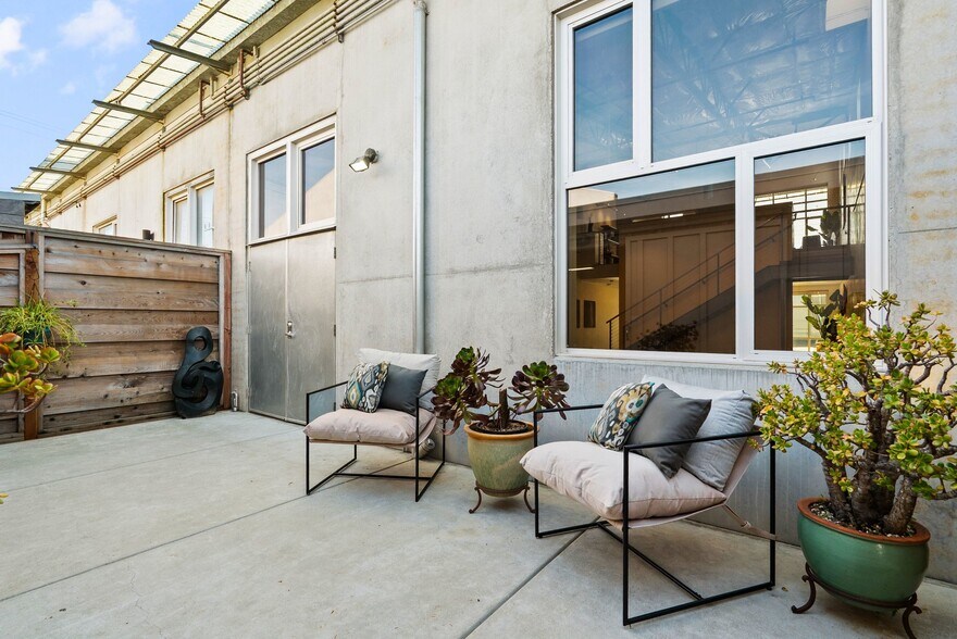 More Photos Of 108 High Rd, Santa Cruz Flex For Sale