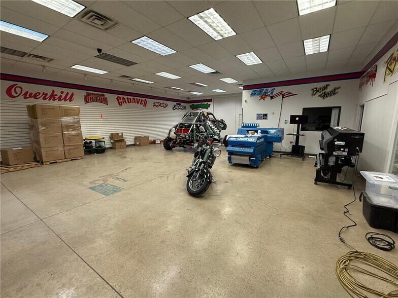 More Photos Of 2629 Clearwater Rd, Saint Cloud Warehouse For Sale