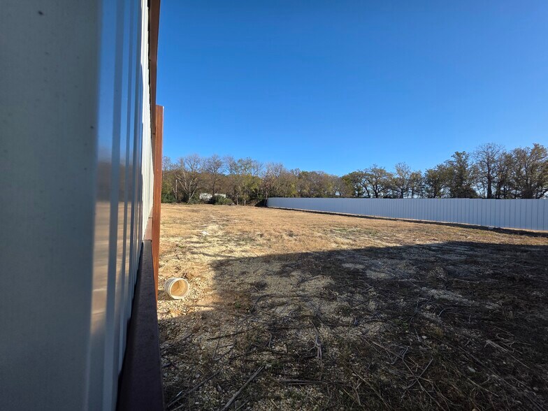 More Photos Of 870 N Mayhill Rd, Denton Industrial For Lease