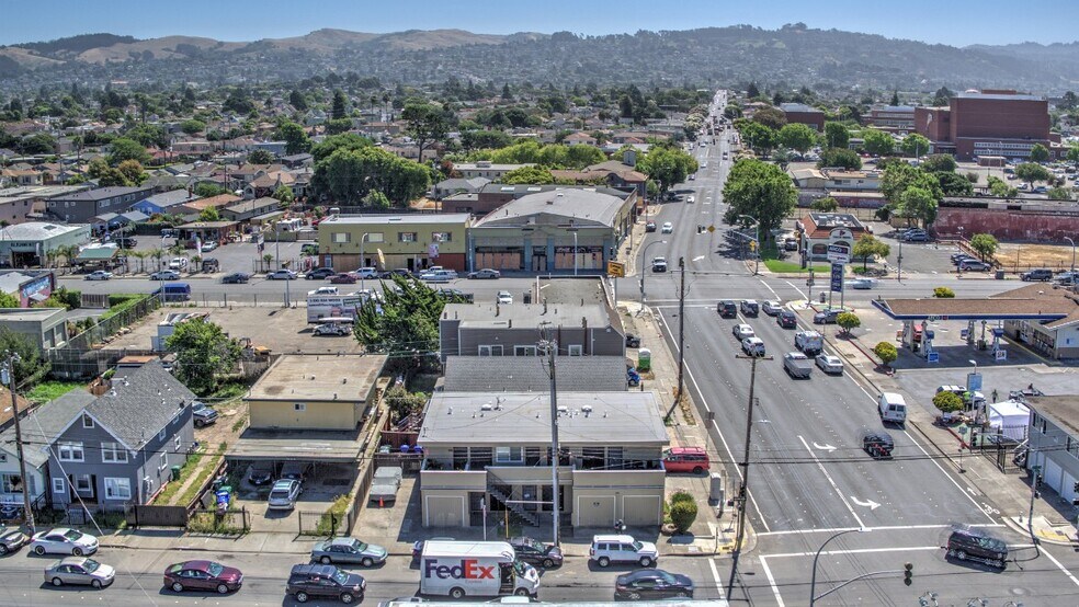 More Photos Of 500 22nd St, Richmond Apartments For Sale