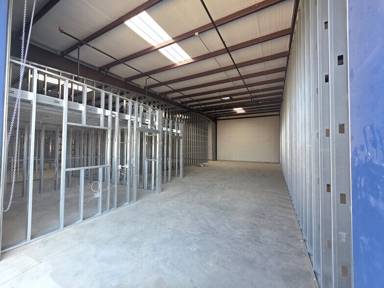 More Photos Of 1200 Montclaire Dr, Ceres Distribution For Lease