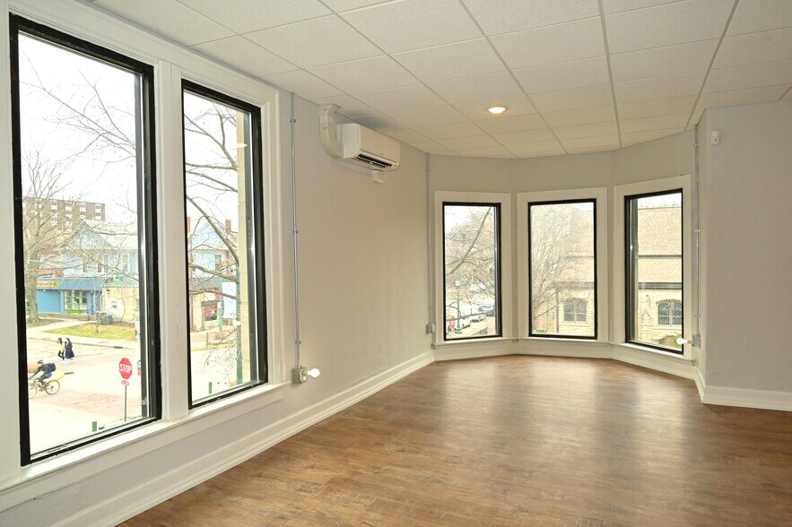 More Photos Of 322 E Kirkwood Ave, Bloomington Restaurant For Lease