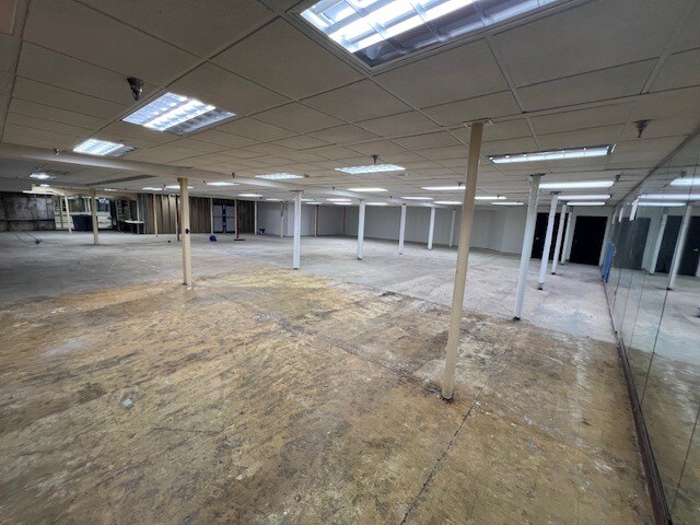 More Photos Of 310 Merrick Rd, Rockville Centre Storefront For Lease